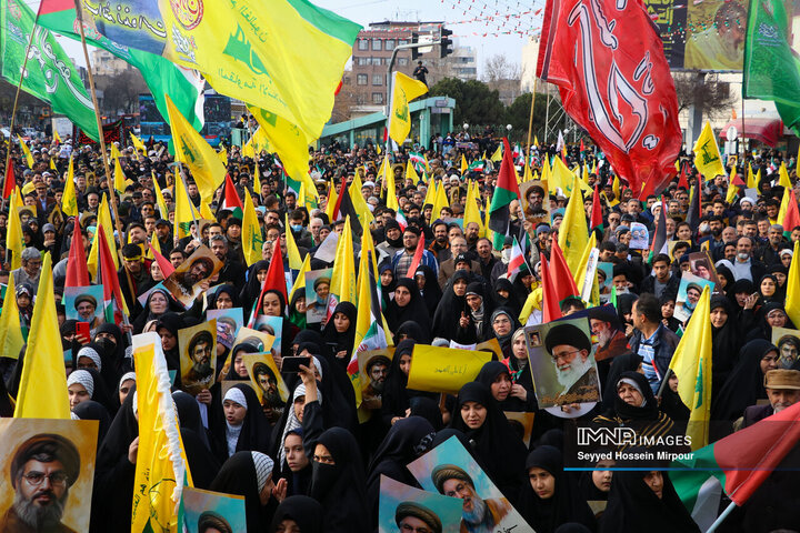 فیلم| حضور مردم قم در مراسم یادبود سید مقاومت