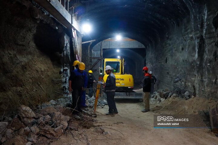 بازدید مدیرکل و معاونین صدا و سیمای مرکز اصفهان از پروژه‌های شاخص شهرداری