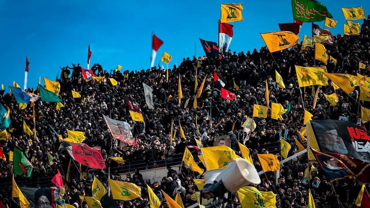 یک سال پس از وداع تاریخی؛ حضور بیپایان مردم در کنار قهرمانان مقاومت