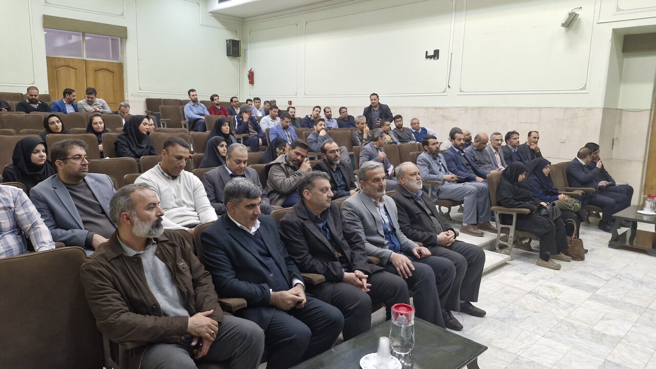 بررسی مشکلات ۹۰ نفر از شهروندان منطقه ۱۵ اصفهان در کمیته نظارتی شورای شهر برای ۱۴۰۳