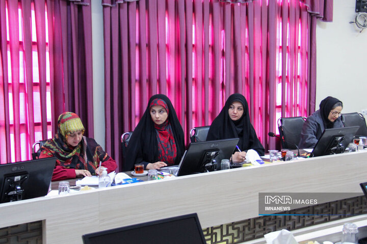 نشست خبری دبیر مجمع منتخبین مردم اصفهان در مجلس و شورای اسلامی شهر