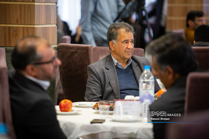 آیین نکوداشت کارکنان و پیشکسوتان مجموعه حقوقی شهرداری اصفهان