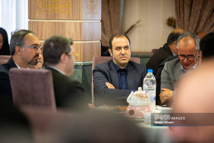 آیین نکوداشت کارکنان و پیشکسوتان مجموعه حقوقی شهرداری اصفهان