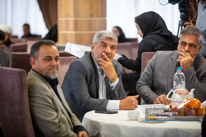 آیین نکوداشت کارکنان و پیشکسوتان مجموعه حقوقی شهرداری اصفهان