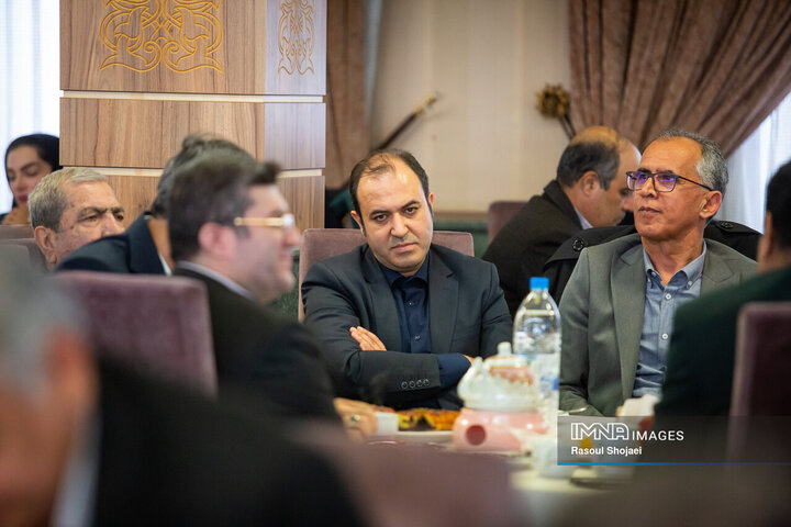 آیین نکوداشت کارکنان و پیشکسوتان مجموعه حقوقی شهرداری اصفهان