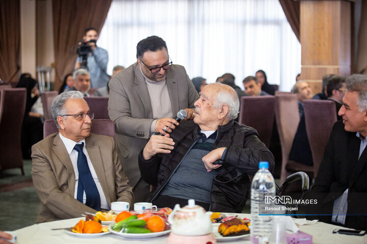 آیین نکوداشت کارکنان و پیشکسوتان مجموعه حقوقی شهرداری اصفهان