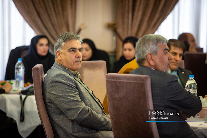 آیین نکوداشت کارکنان و پیشکسوتان مجموعه حقوقی شهرداری اصفهان