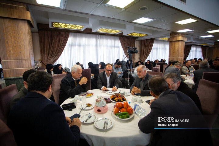 آیین نکوداشت کارکنان و پیشکسوتان مجموعه حقوقی شهرداری اصفهان