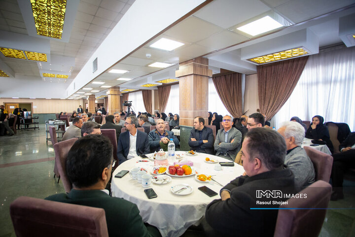 آیین نکوداشت کارکنان و پیشکسوتان مجموعه حقوقی شهرداری اصفهان