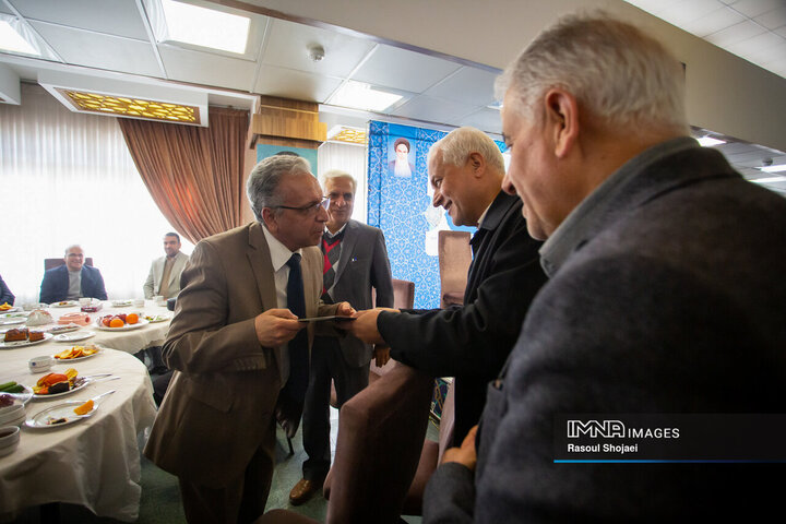 آیین نکوداشت کارکنان و پیشکسوتان مجموعه حقوقی شهرداری اصفهان