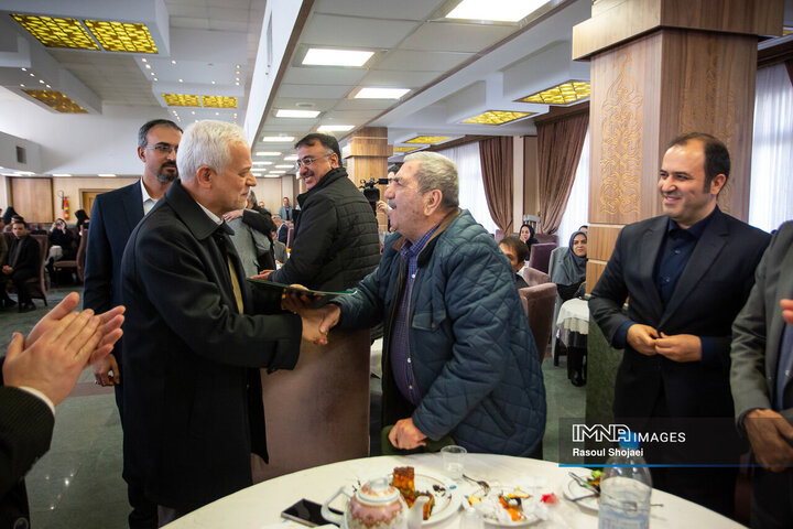 آیین نکوداشت کارکنان و پیشکسوتان مجموعه حقوقی شهرداری اصفهان