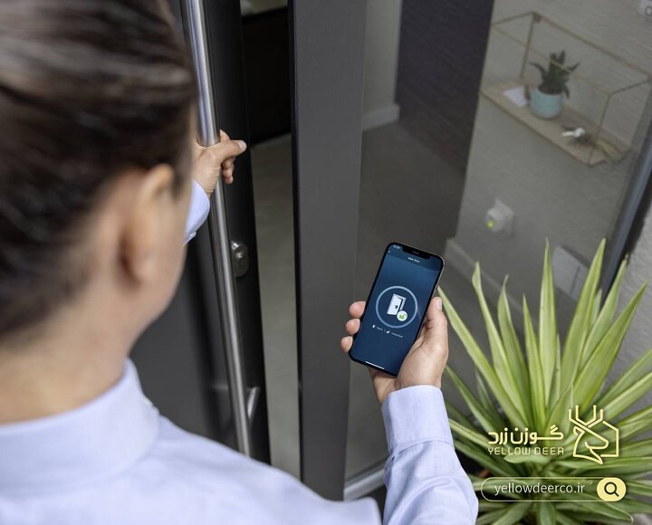 خانه هوشمند و امنیت: چگونه تکنولوژی میتواند خانه شما را ایمنتر کند؟ خانه هوشمند و امنیت: چگونه تکنولوژی میتواند خانه شما را ایمنتر کند؟