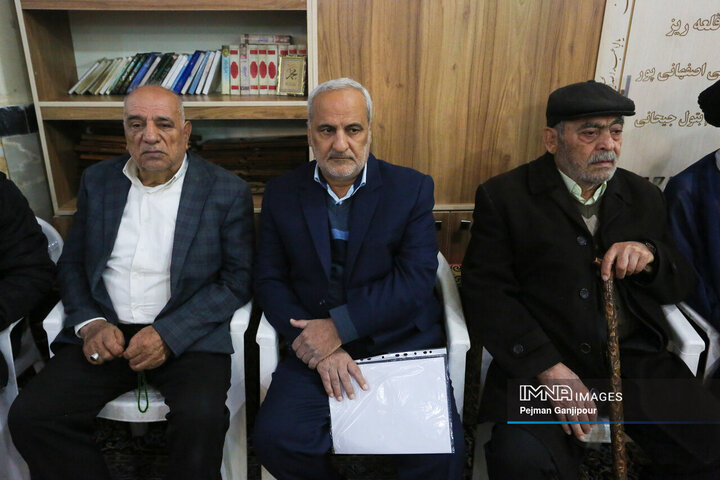 دیدار شهردار اصفهان با اهالی منطقه ۱۱ شهرداری