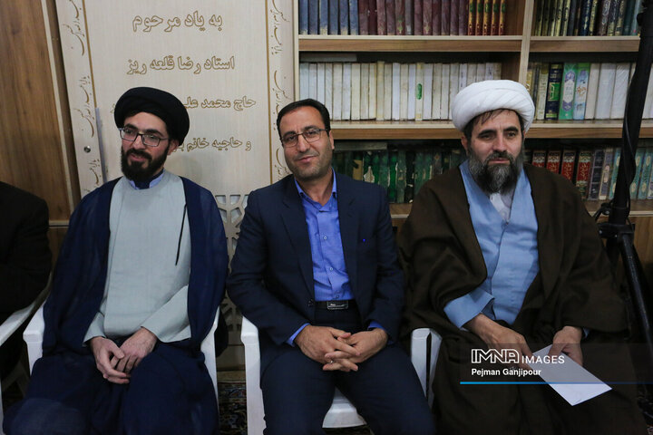 دیدار شهردار اصفهان با اهالی منطقه ۱۱ شهرداری