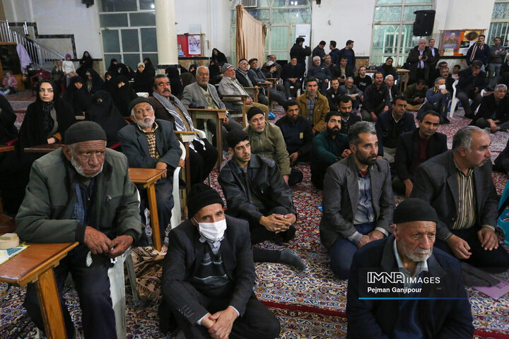 دیدار شهردار اصفهان با اهالی منطقه ۱۱ شهرداری