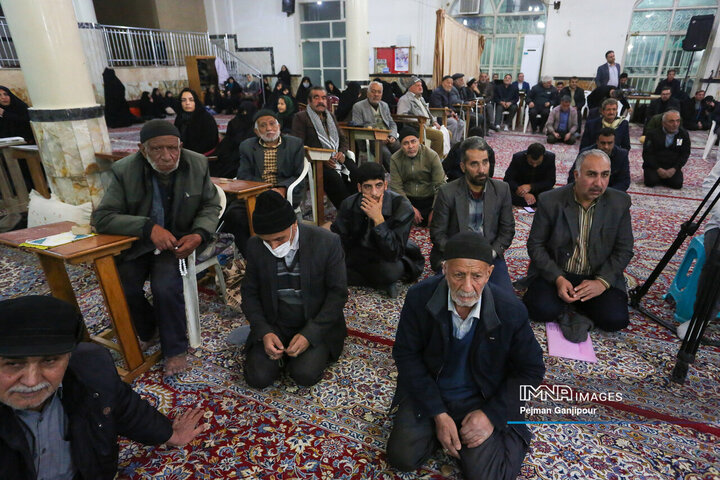 دیدار شهردار اصفهان با اهالی منطقه ۱۱ شهرداری