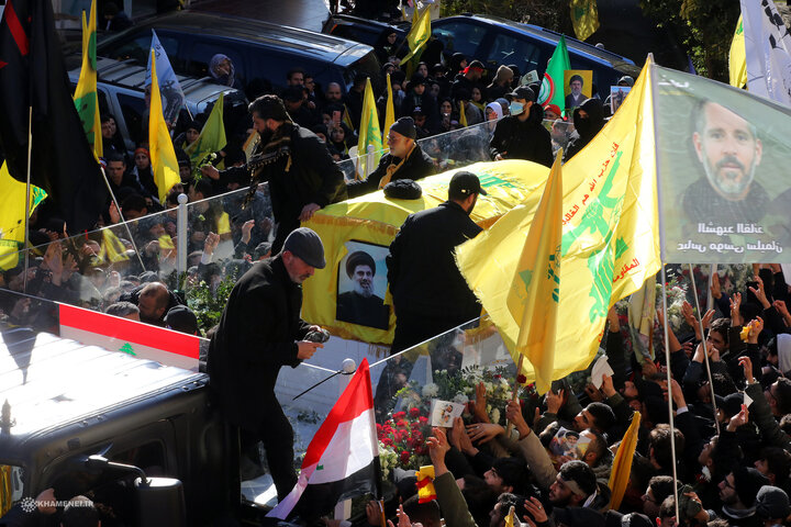 بدرقه باشکوه شهید سید حسن نصرالله در بیروت