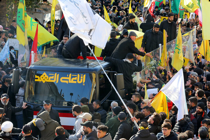 بدرقه باشکوه شهید سید حسن نصرالله در بیروت