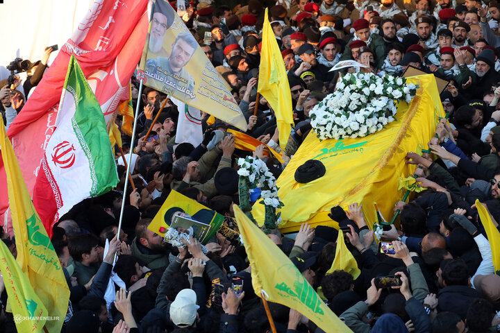 بدرقه باشکوه شهید سید حسن نصرالله در بیروت