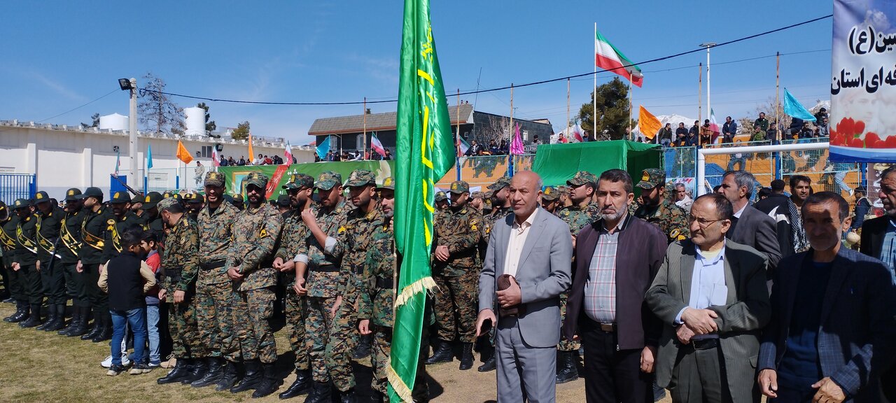 مردم با حضور در صحنههای حساس پشت دشمن را به خاک مالیدهاند