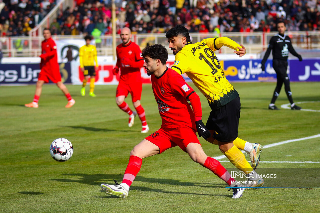 جام قهرمانی در گروی موفقیت در ۹ فینال تماشایی