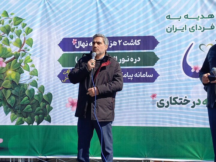 توسعه فضای سبز در اراک باید مورد توجه جدی قرار گیرد