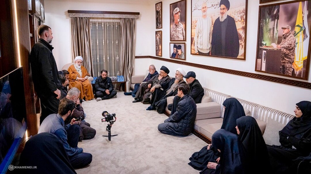 دیدار نماینده رهبر انقلاب با خانوادههای فرماندهان شهید حزبالله