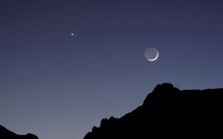 مقارنه ماه و سیاره عطارد را رصد کنید
