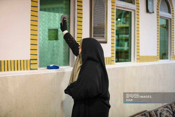 غبارروبی مساجد در آستانه ماه مبارک رمضان