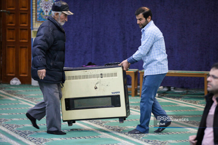 غبارروبی مساجد در آستانه ماه مبارک رمضان