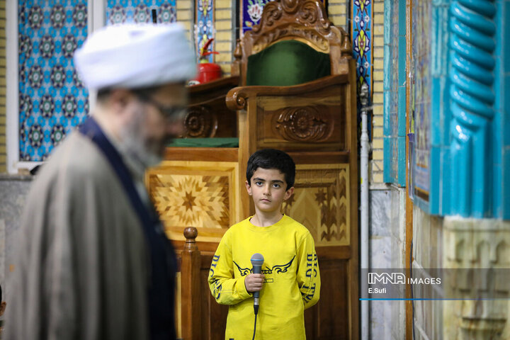 غبارروبی مساجد در آستانه ماه مبارک رمضان