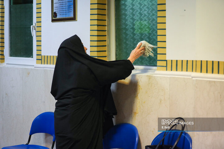 غبارروبی مساجد در آستانه ماه مبارک رمضان