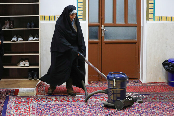 غبارروبی مساجد در آستانه ماه مبارک رمضان