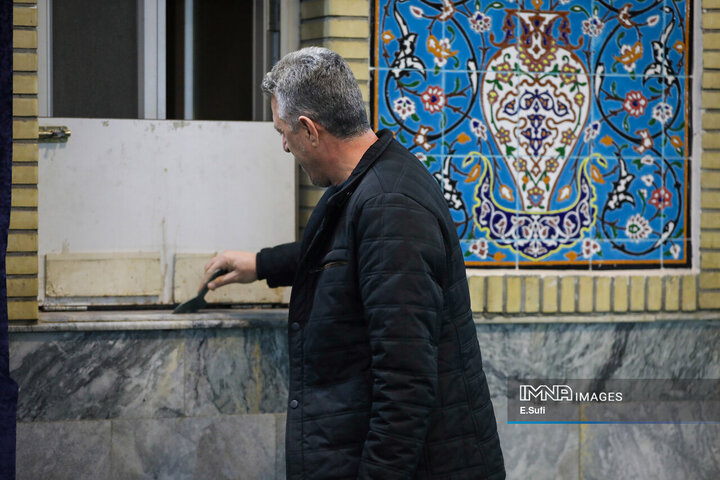 غبارروبی مساجد در آستانه ماه مبارک رمضان