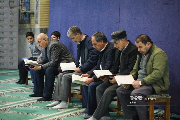 غبارروبی مساجد در آستانه ماه مبارک رمضان