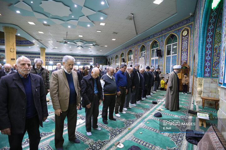 غبارروبی مساجد در آستانه ماه مبارک رمضان