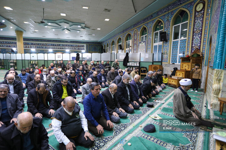 غبارروبی مساجد در آستانه ماه مبارک رمضان