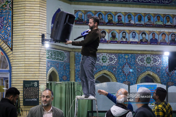 غبارروبی مساجد در آستانه ماه مبارک رمضان