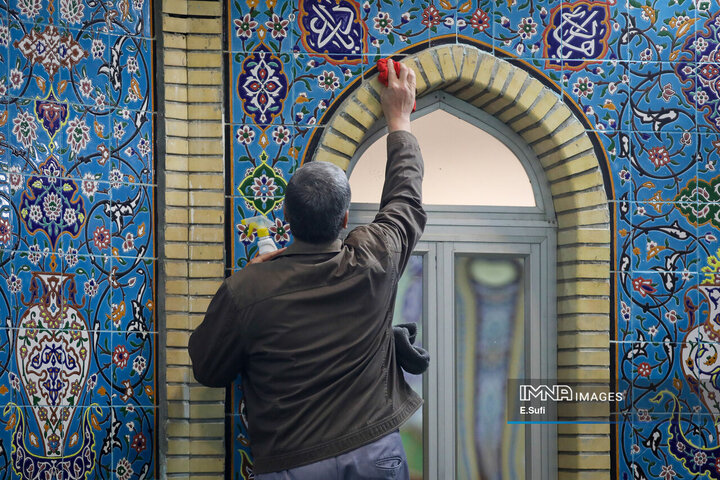 غبارروبی مساجد در آستانه ماه مبارک رمضان