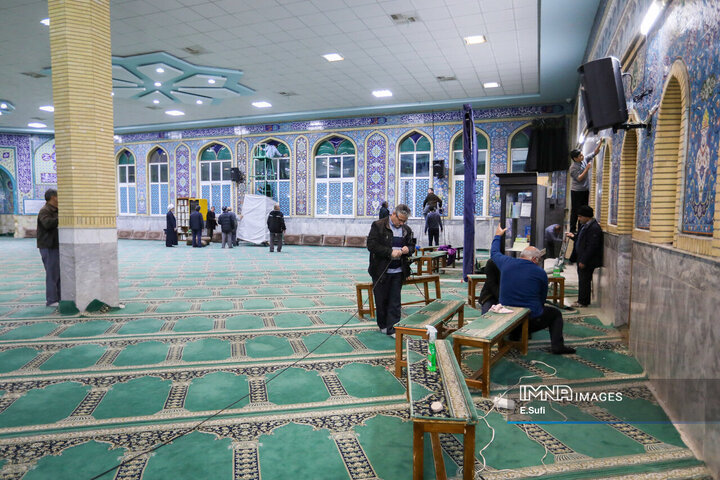 غبارروبی مساجد در آستانه ماه مبارک رمضان