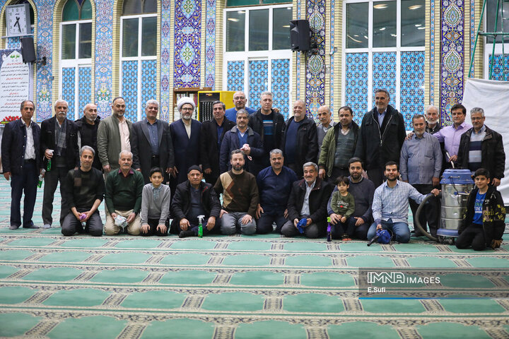 غبارروبی مساجد در آستانه ماه مبارک رمضان