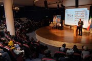 هنرمندان در آگاهی‌بخشی به جامعه بسیار تاثیرگذار هستند