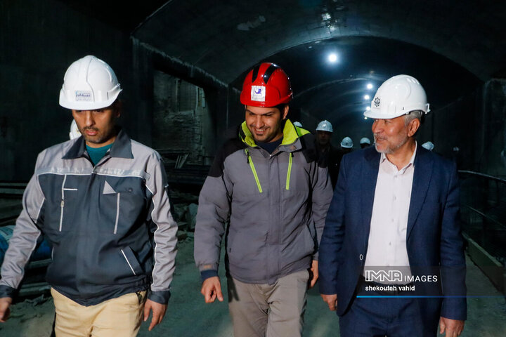بازدید رؤسای کمیسیون فرهنگی شوراهای اسلامی مرکز شهرستان اصفهان از پروژه خط 2 مترو