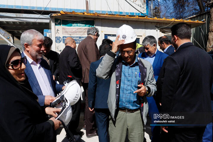 بازدید رؤسای کمیسیون فرهنگی شوراهای اسلامی مرکز شهرستان اصفهان از پروژه خط 2 مترو