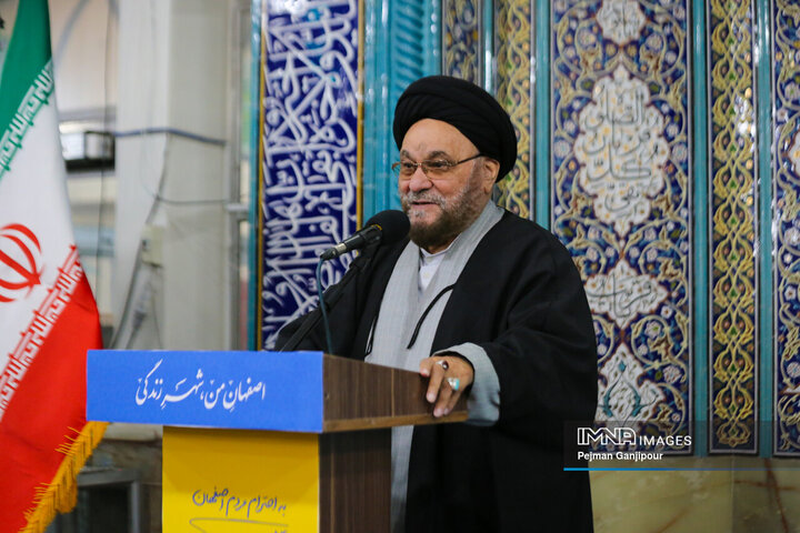 آیین رونمایی از نمادهای نوری مساجد اصفهان