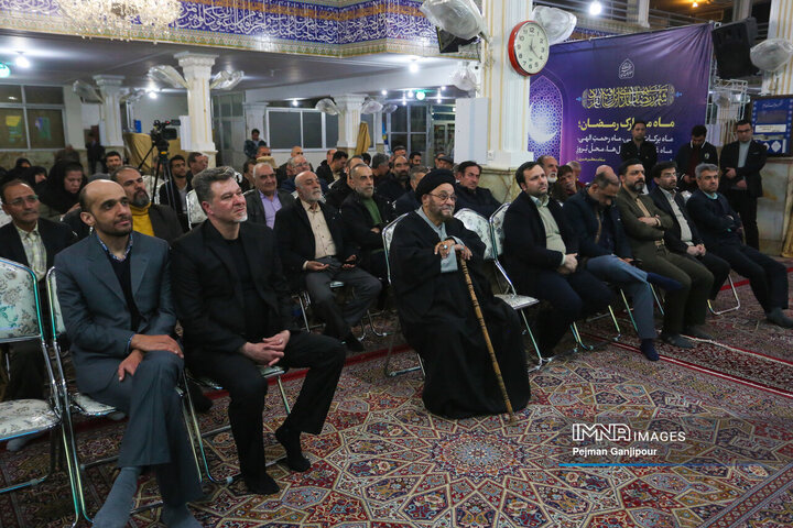 آیین رونمایی از نمادهای نوری مساجد اصفهان