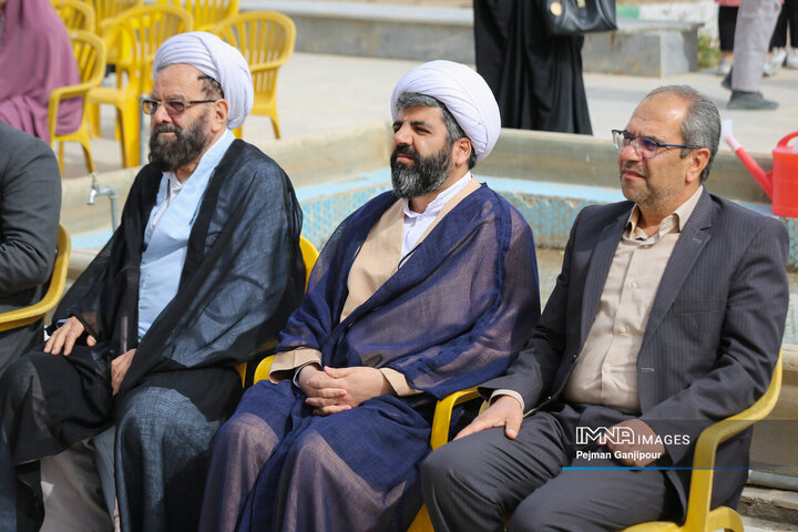 ویژه برنامه درختکاری «نهال ایثار»