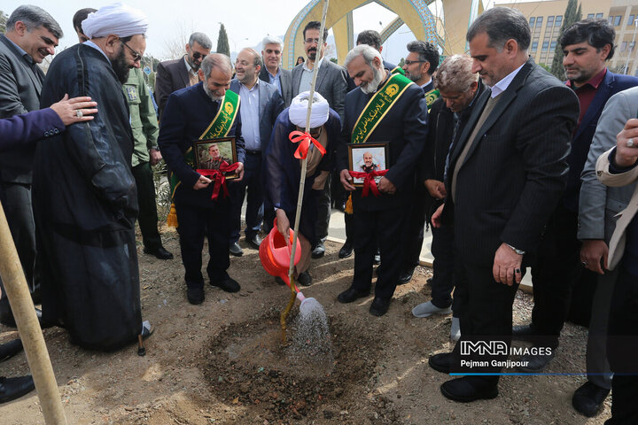 ویژه برنامه درختکاری «نهال ایثار»