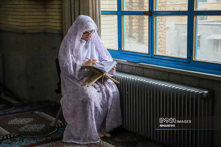 جزءخوانی قرآن کریم در مسجد جامع سنندج