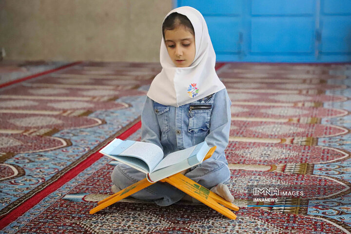 جزءخوانی قرآن کریم در مسجد جامع سنندج